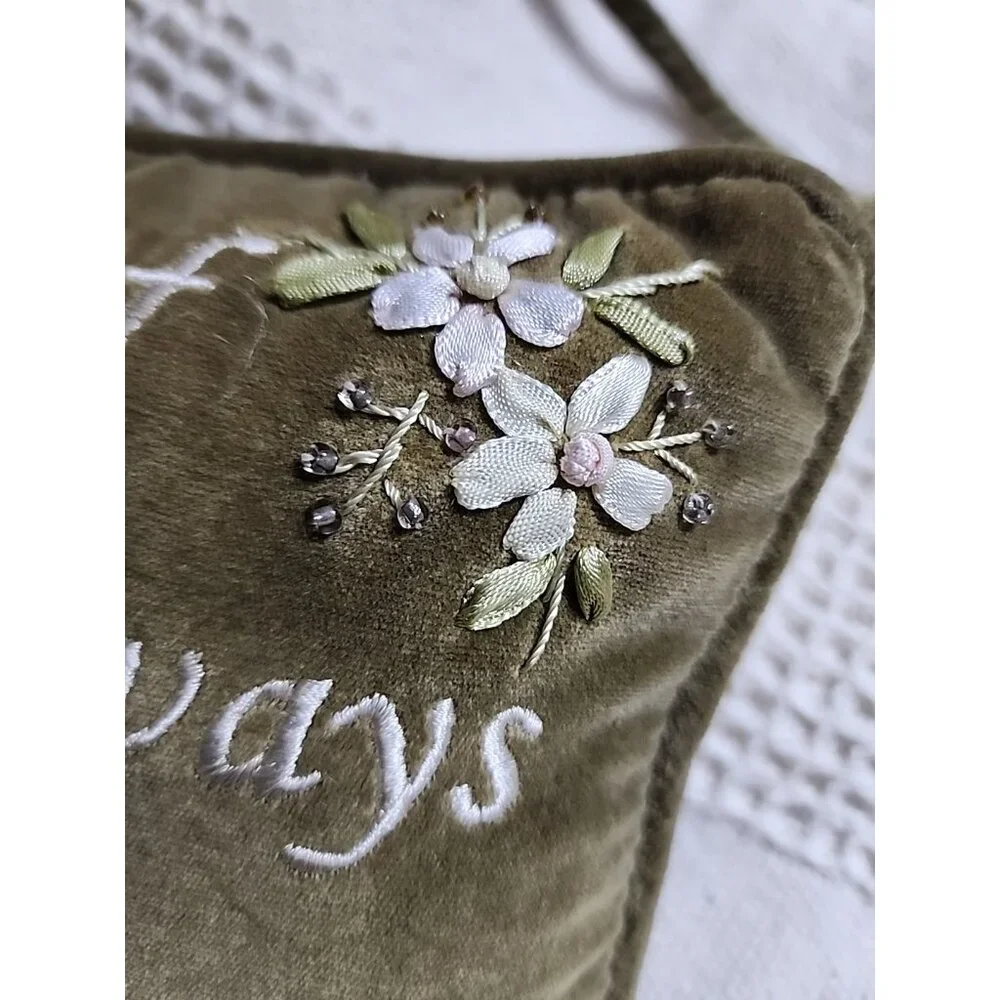A Garden Of Friends Is Always In Bloom Decorative Hanging Velvet  Pillow  Ribbon